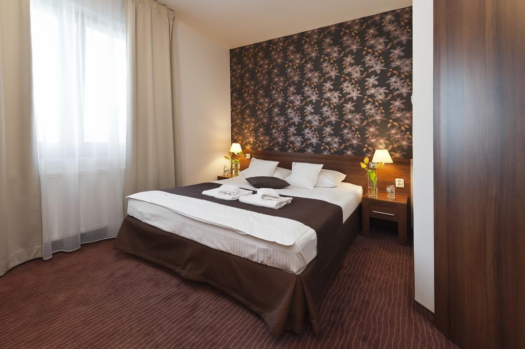 Hotel Esperanto Świdnica Δωμάτιο φωτογραφία